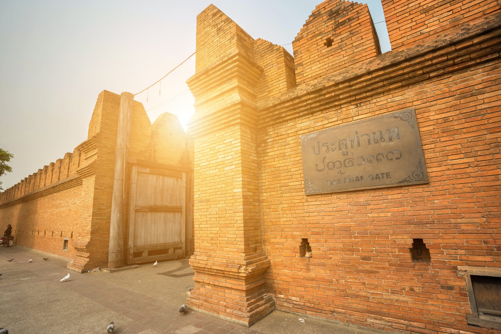 tha,phae,gate,chiang,mai,old,city,ancient,wall,and